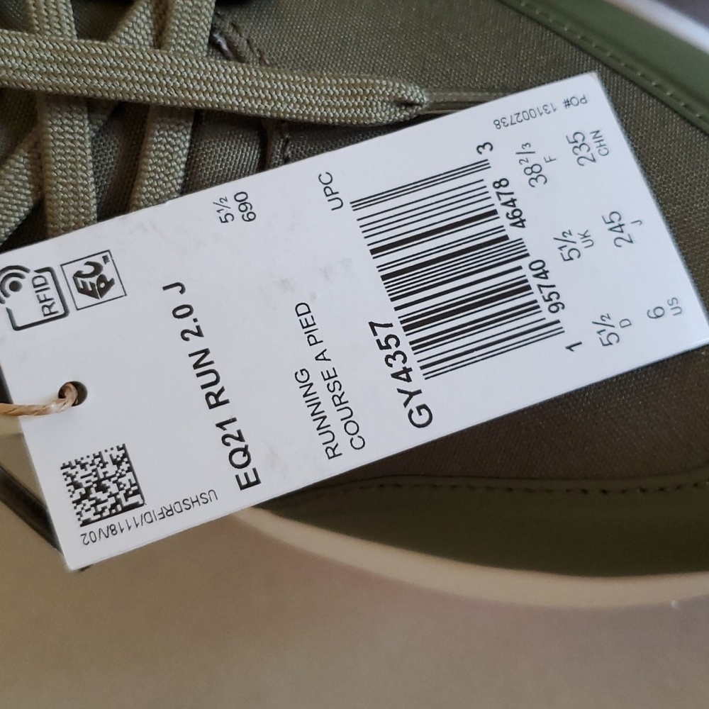 NWOB Women's Adidas EQ21 Run 2.0J size 6 - Picture 7 of 17